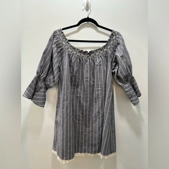 Umgee Gray and White Smocked 3/4 Sleeve Dress. Size Small - Picture 4 of 6